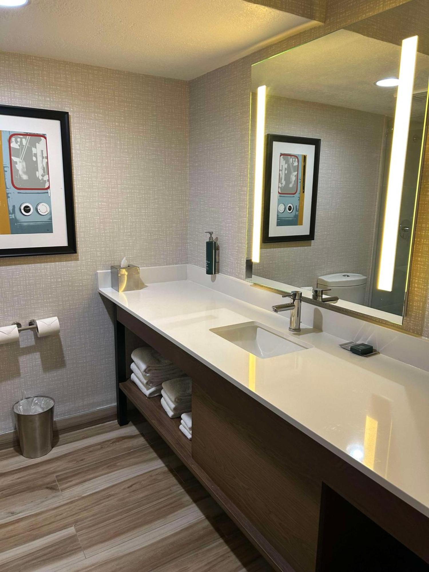 Doubletree By Hilton Chatsworth Los Angeles Exterior foto